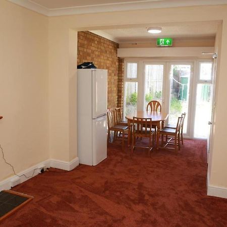 Congress Road Abbeywood Apartment Abbey Wood Bagian luar foto