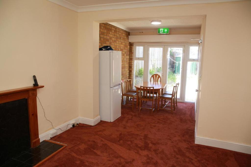 Congress Road Abbeywood Apartment Abbey Wood Bagian luar foto